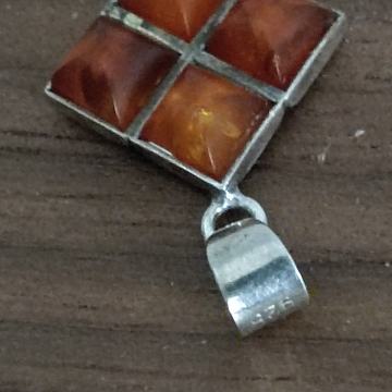 Privjesak srebro 925 I jantar