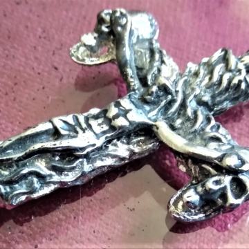 sotonski križ - privjesak za lančić