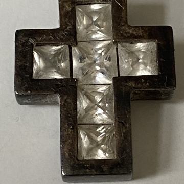 Srebrni križ sa cirkonima 925 srebro