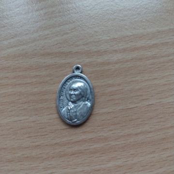 St. Teresa of Calcutta privjesak