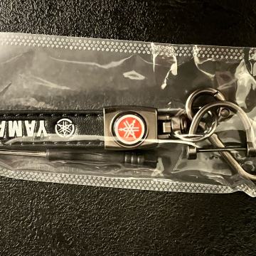 YAMAHA-KOŽNI PRIVJESAK