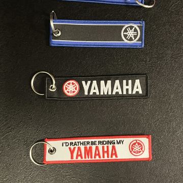 YAMAHA - PRIVJESAK ZA KLJUČ RAZNI MOTIV-CRVENI/CRNI/PLAVI
