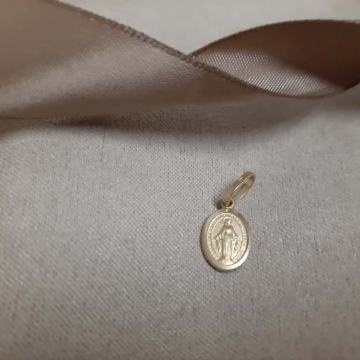 ZLATNA MEDALJA MAJKA BOŽJA, .585. (14K) 0.89G, NOVO/ R1, RATE!