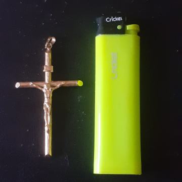 Zlatni križić 333 (8kt). 2.55 g, 127.5€, potpuno nov, atraktivan...