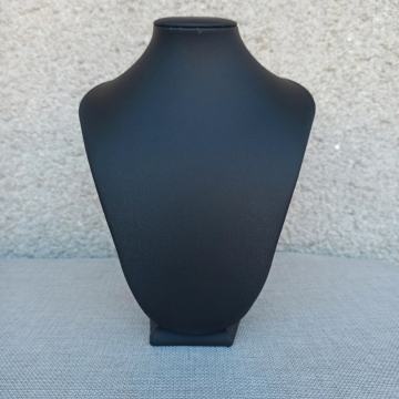 Crni stalak za ogrlice, eko-koža (22 cm)