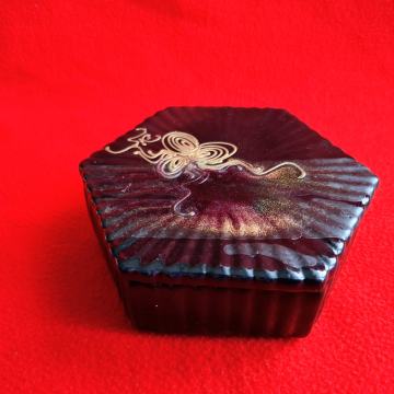 KUTIJA. Za nakit. Crna. 6-kutna. Keramika. Mob