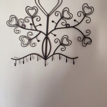 Viseći stalak za ogrlice