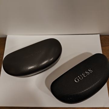 Etui za naočale Guess i Michael Kors