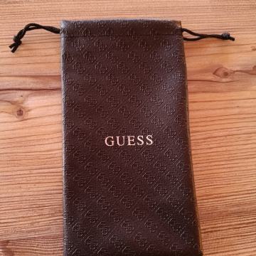 Futrola/etui Guess za naočale!NOVO!