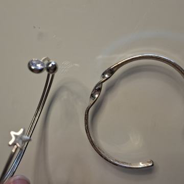 2 kom NARUKVICE - obje za 8 eur