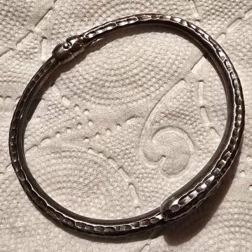 antique srebrna narukvica