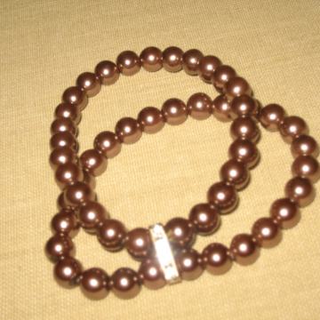 NOVA BISERNA NARUKVICA U 2 NIZA BIJELA I SMEĐA