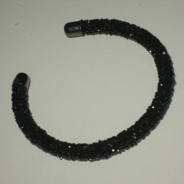 CRNA NARUKVICA - NOVO