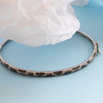 DIJAMANTNA ZLATNA NARUKVICA 18K (750) 9,70 grama NOVO  • GOLD SHOP •