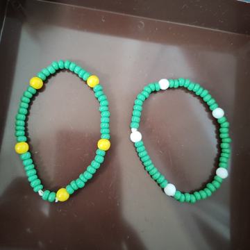 Dvije narukvice zelene - bižuterija