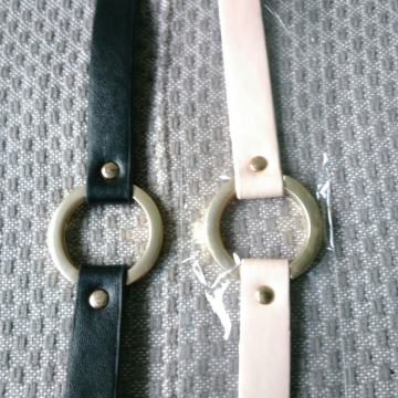 Kožne narukvice s ukrasom u sredini, novo