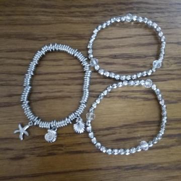 3 kom NARUKVICE za 6 eur  - NOVO