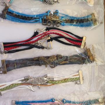 Lot narukvica  7 komada