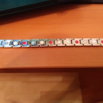 MAGNICHARM -  LJEKOVITA NARUKVICA SA MAGNETIMA