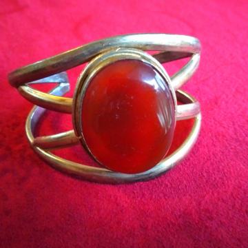 MESINGANA NARUKVICA SA VELIKIM JANTAROM