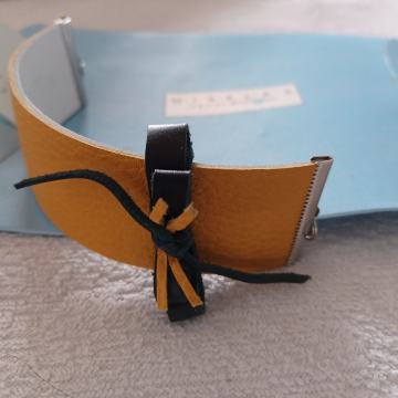 Mirela's kožna žuta narukvica - novo!