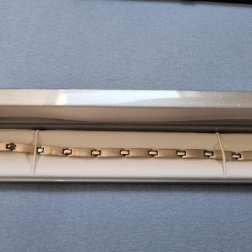 Nova muška narukvica