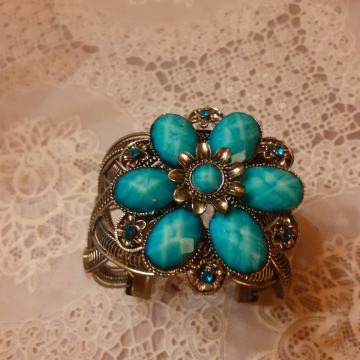 NARUKVICA ATRAKTIVNA