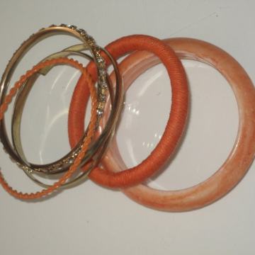 NARANČASTE NARUKVICE 6 komada=5,00 EUR