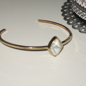 NARUKVICA BOJA ZLATA