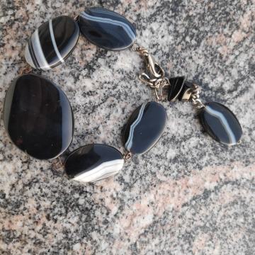 Narukvica sa privjeskom od crnog onixa - RASPRODAJA, AKCIJA!!