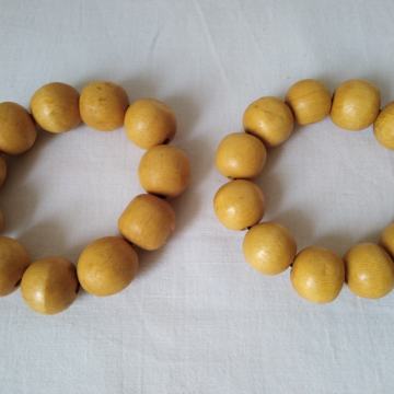 Narukvica drvene kugle bež Novo