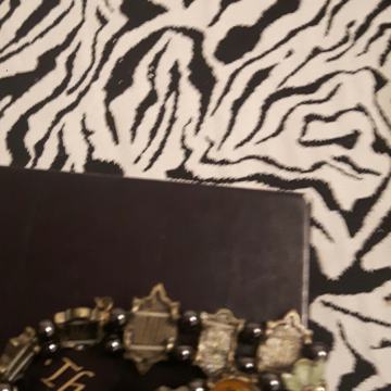 NARUKVICA OD HEMATITA-MAGNETNA