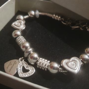 Narukvica kirurški čelik s privjescima