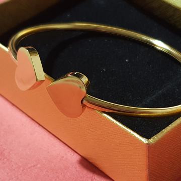 Narukvica kirurški čelik srce pozlaćeno