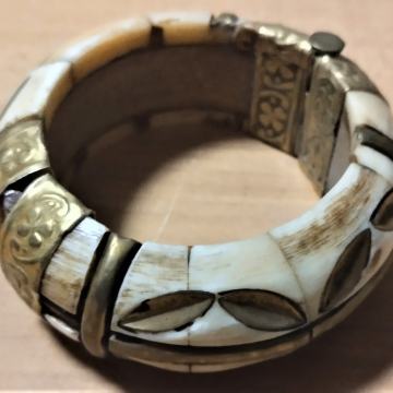 narukvica od kosti deve i mesinga