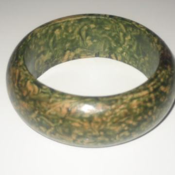 DRVENA ZELENA NARUKVICA  - NOVO