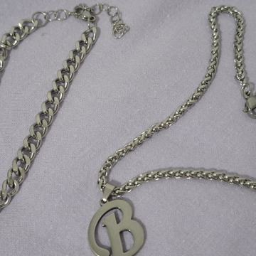 Narukvica i nanogica nehrđajuci celik slovo B