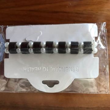 Narukvica sa naušnicama