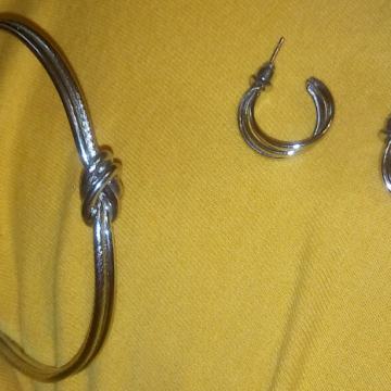 NARUKVICA + NAUŠNICE U KOMPLETU  -  NOVO