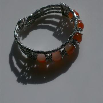 Narukvica sa perlama