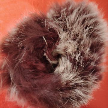 Narukvica od pravog  krzna lisice i kožnog remenčića