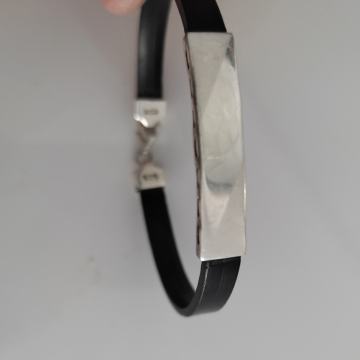 NARUKVICA SREBRNA SA KAUČUKOM