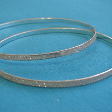 NARUKVICE  - dva komada. Metal P-7 cm. SAND-2