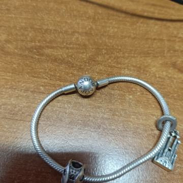 Pandora Narukvica sa 2 privjeska