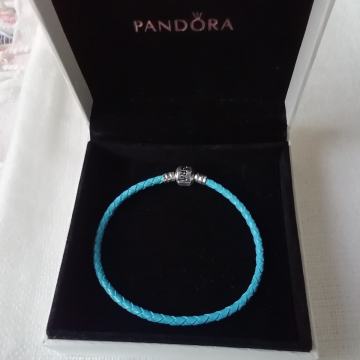 Pandora narukvica, koža, plava, 19 i 20 cm, nova!