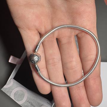 Pandora narukvica sa okruglom kopčom