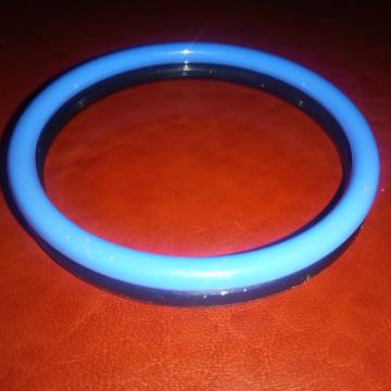 Plastične narukvice - 2 komada