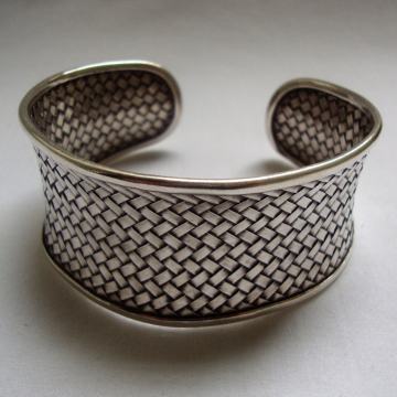 SREBRNA NARUKVICA 925 DIZAJNERSKA RUČNI RAD