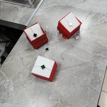 SREBRNA NARUKVICA DJETELINA