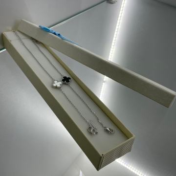 SREBRNA NARUKVICA DJETELINA SREDNJA